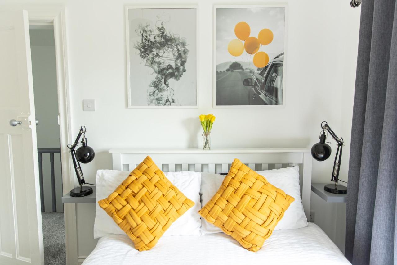 Entire Family Home , Large Rear Garden And Free Parking Belfast Exterior foto