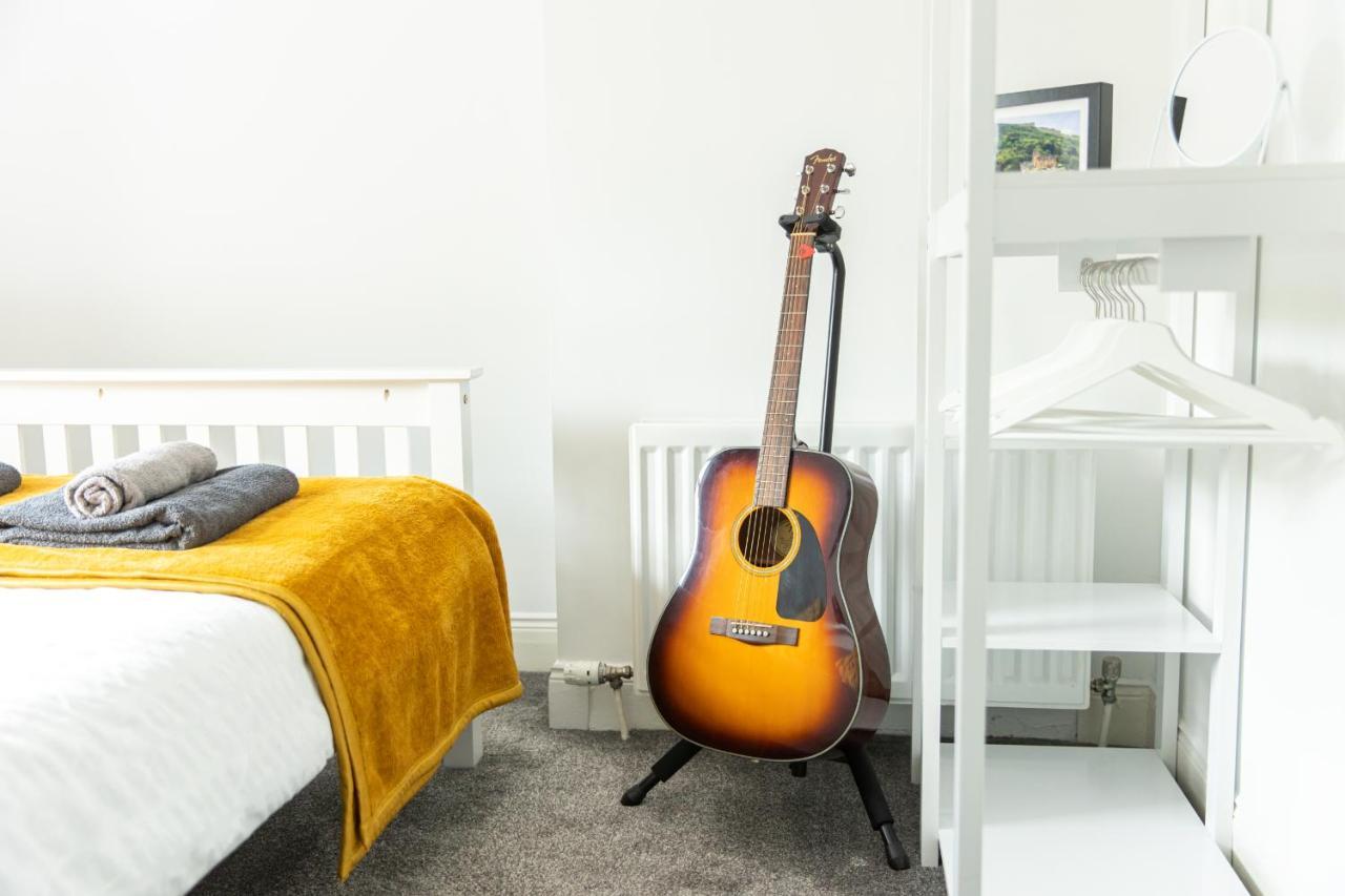 Entire Family Home , Large Rear Garden And Free Parking Belfast Exterior foto